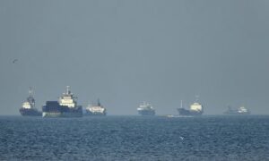 Read more about the article Nguy cơ với Trung Đông khi eo biển Hormuz tiếp tục dậy sóng